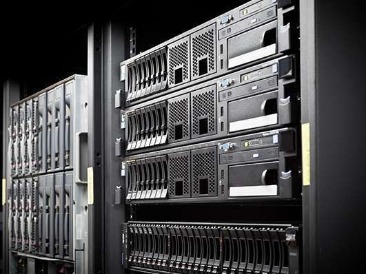 Novedosa UPS reversible Daker DK Plus de Legrand